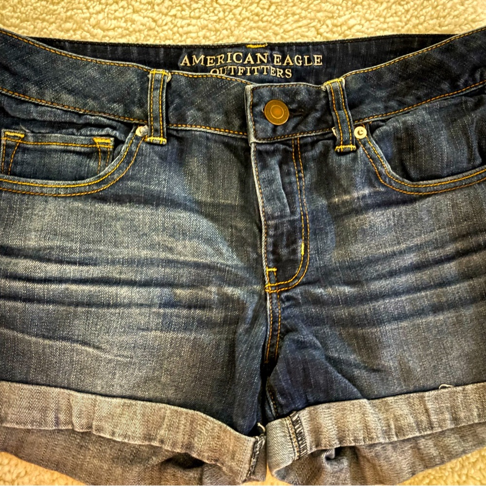 American Eagle woman’s denim shorts